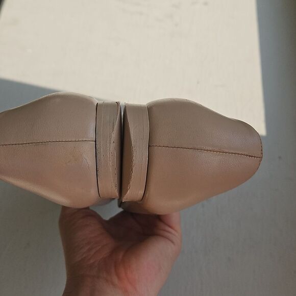 CHANEL Beige Women's Flats with Black Bow - Picture 10 of 12